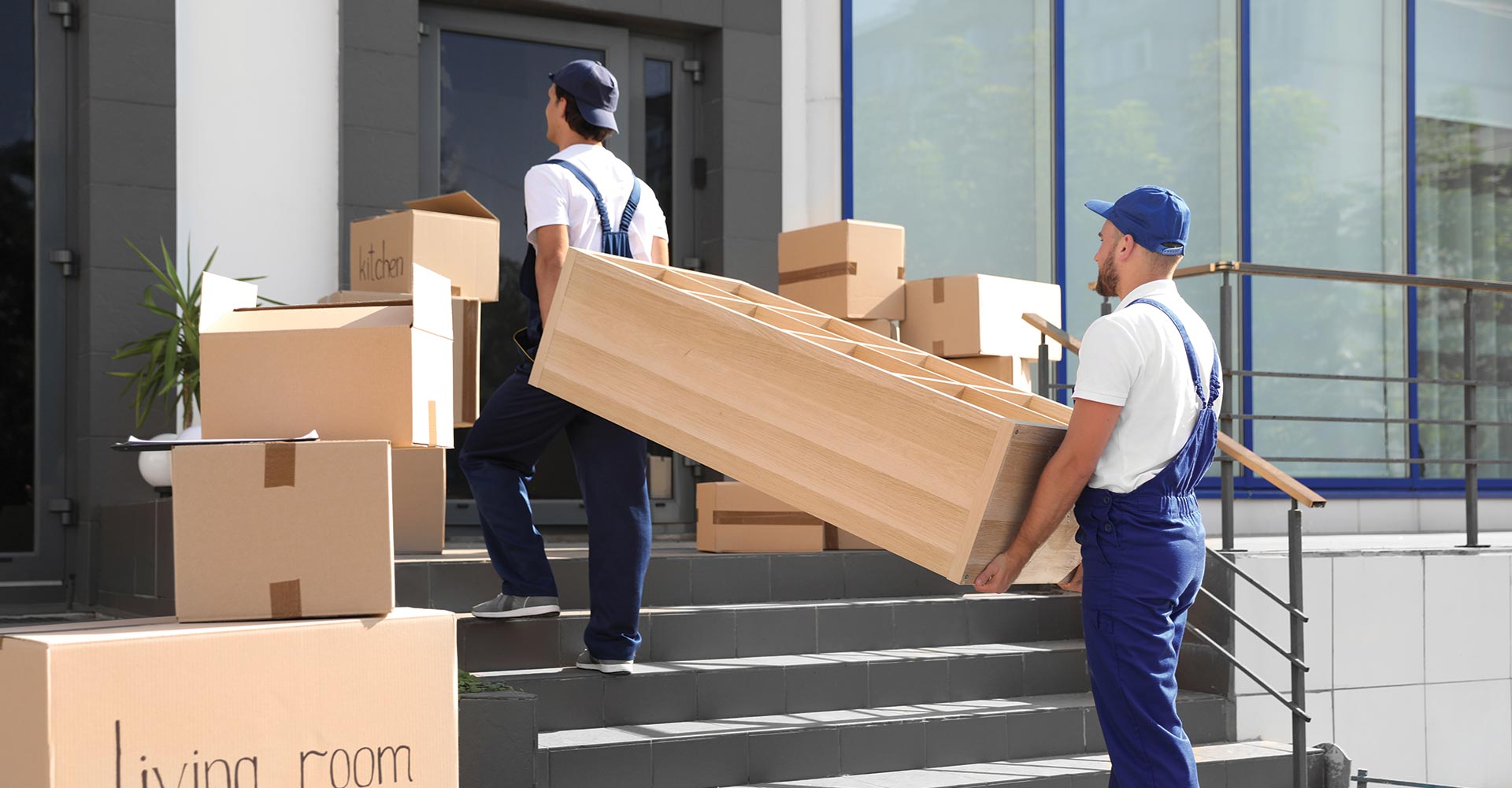 Carry order. Международный переезд. Красивый фон квартирный переезд. Furniture delivery. Переезд во Францию.